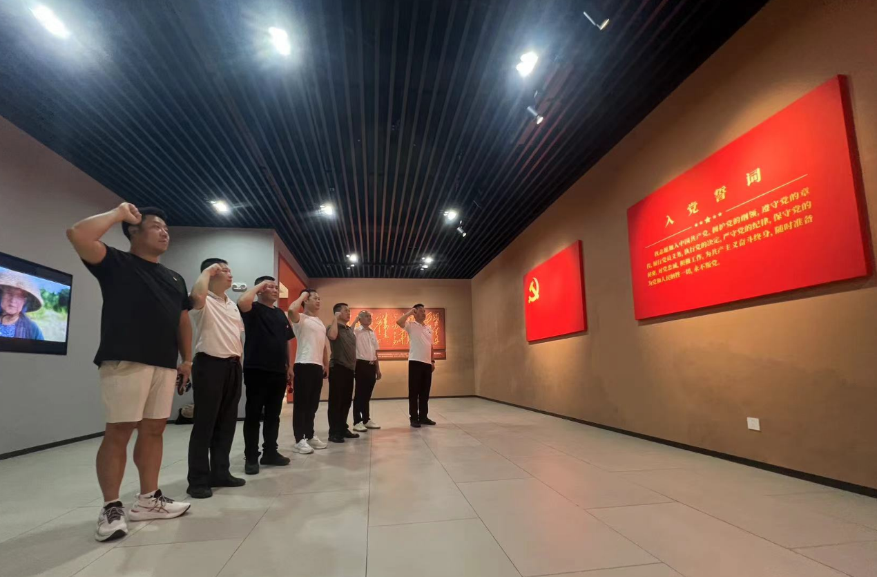 邵阳市创业商会赴海南“红色娘子军纪念馆”开展主题党日活动