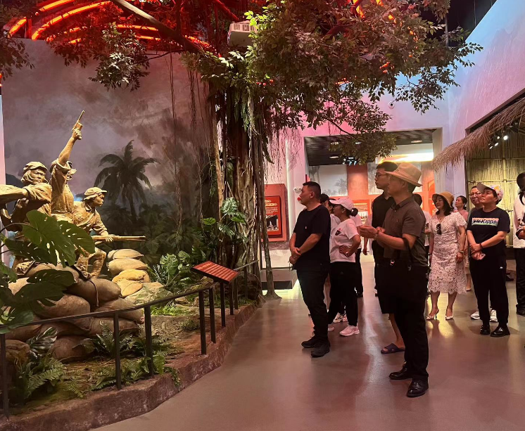 邵阳市创业商会赴海南“红色娘子军纪念馆”开展主题党日活动