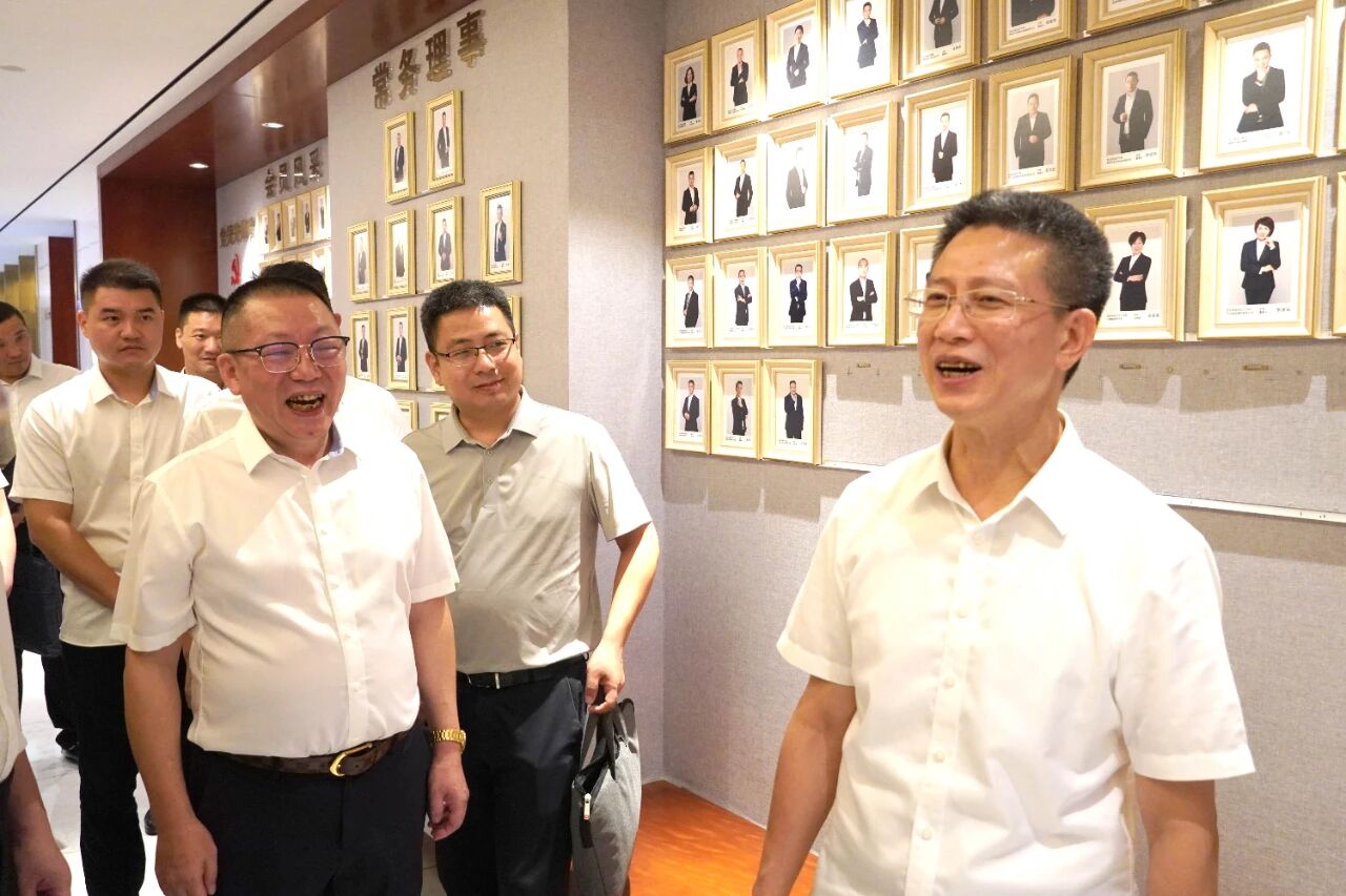 湖南省委统战部副部长符俊根莅临邵阳市创业商会调研